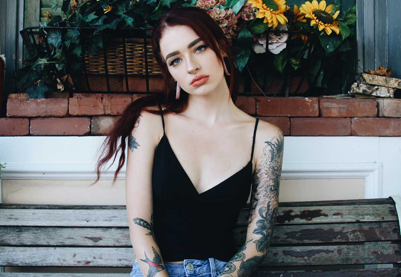 j